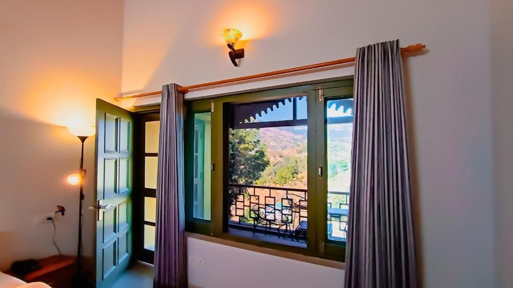 The Himalayan Living Whistling Pines Deluxe Double Room with Balcony 5