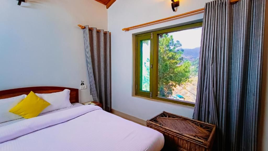 Semi Deluxe Room