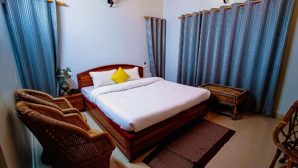 Semi Deluxe Room