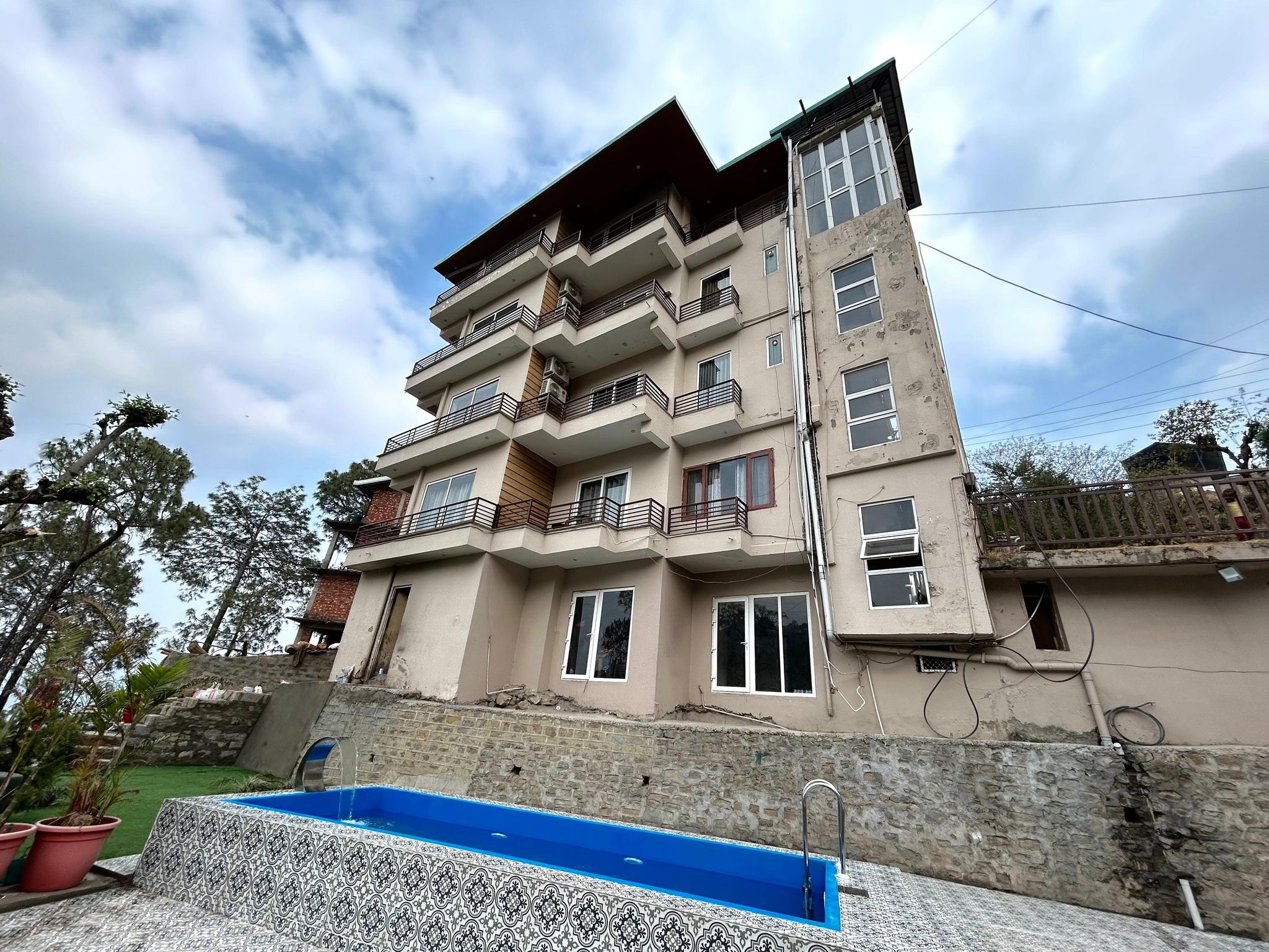 undefined The Lalitas Majestic Pine 6