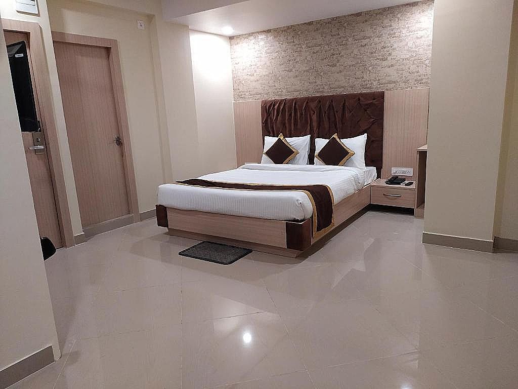 undefined The Panash - Hotel & Banquet 5