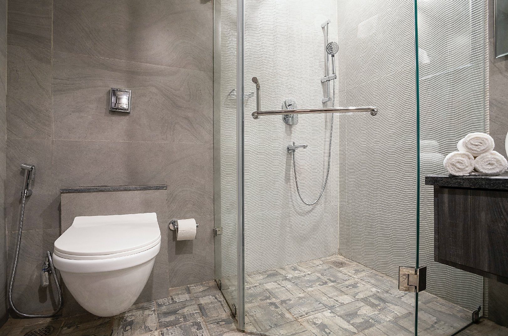 The Porto by Lagom Standard King Room 11