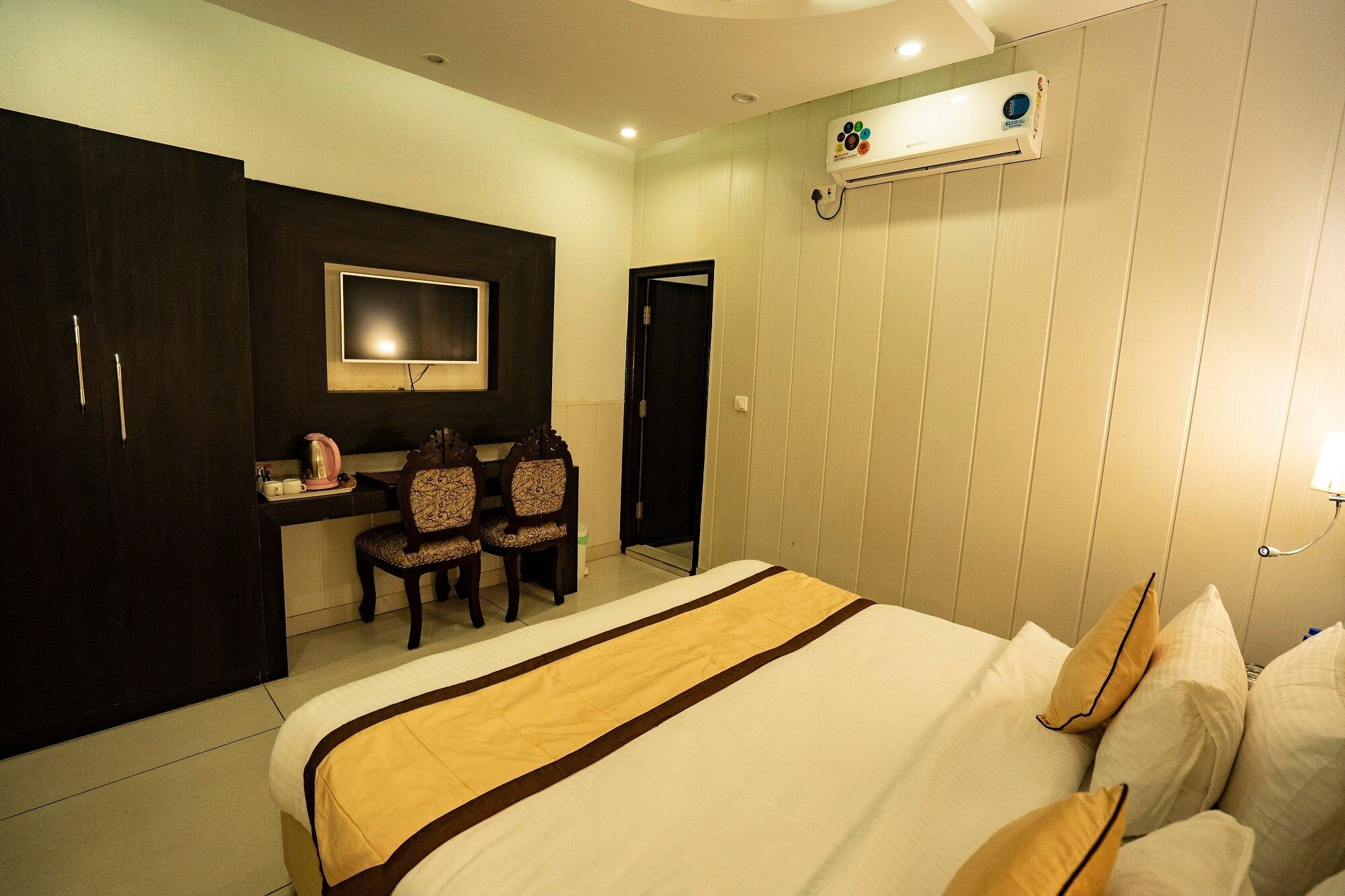 Shahanshahi Adventure Park & Wellness Resort Superior Room