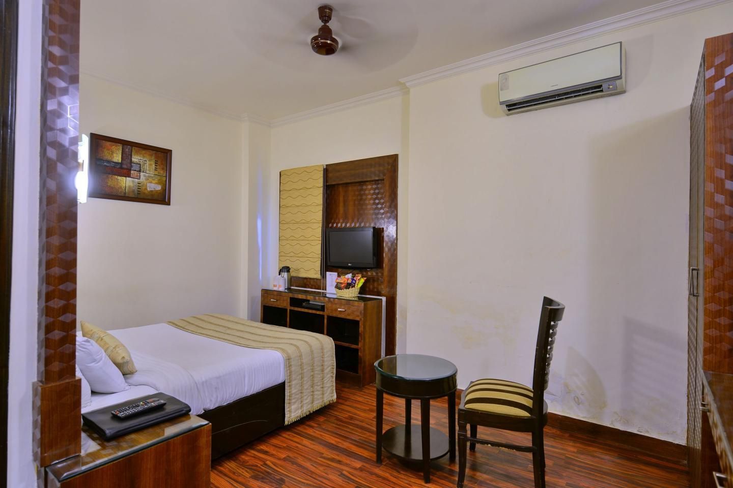 Hotel  Southgate Deluxe Room 33