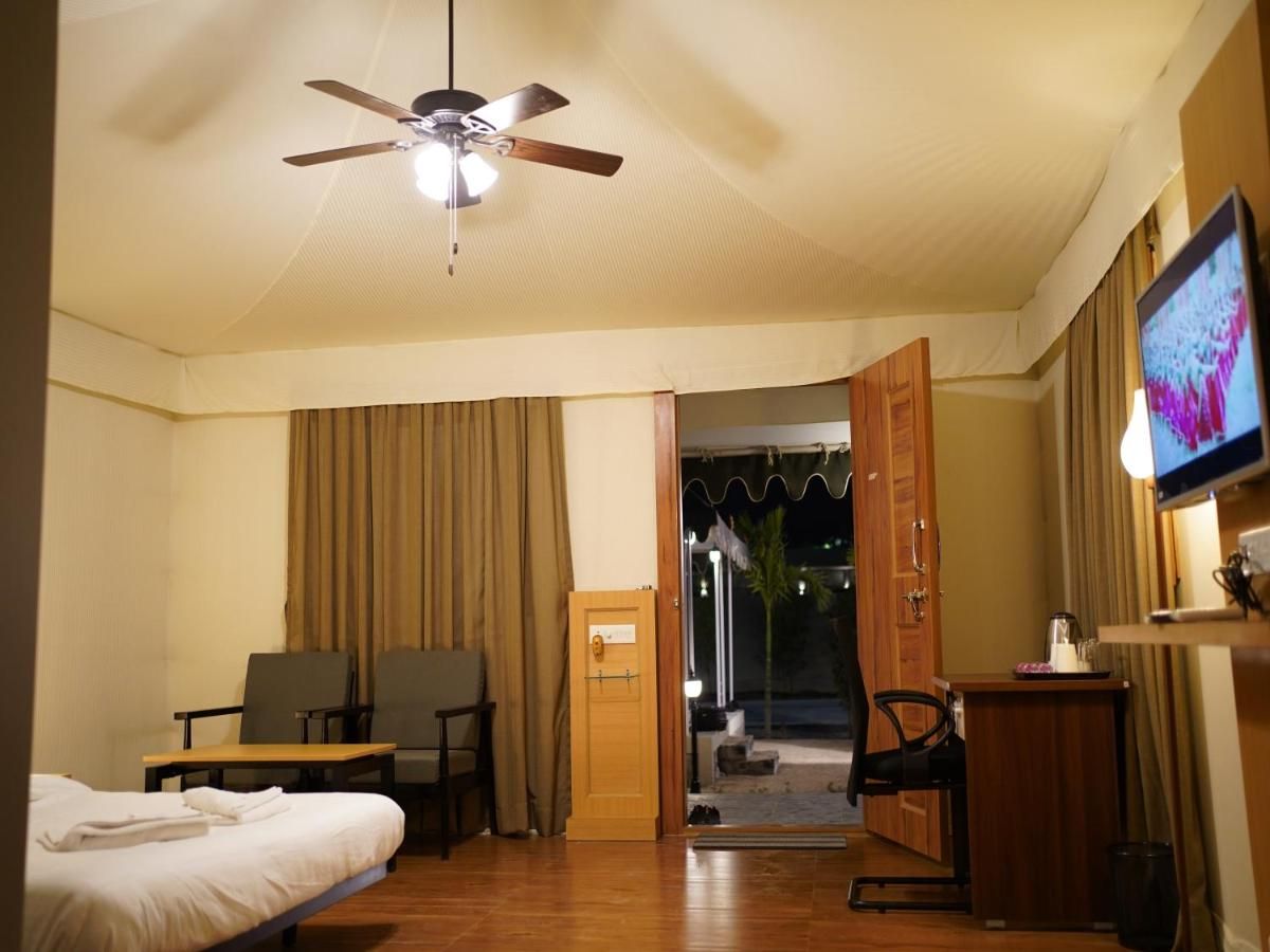 The SSK World Resort & Spa deluxe room 11