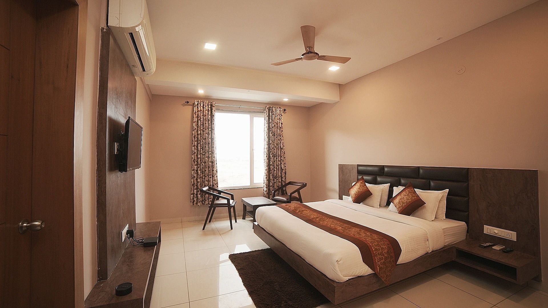 Super Deluxe Room with mountain view