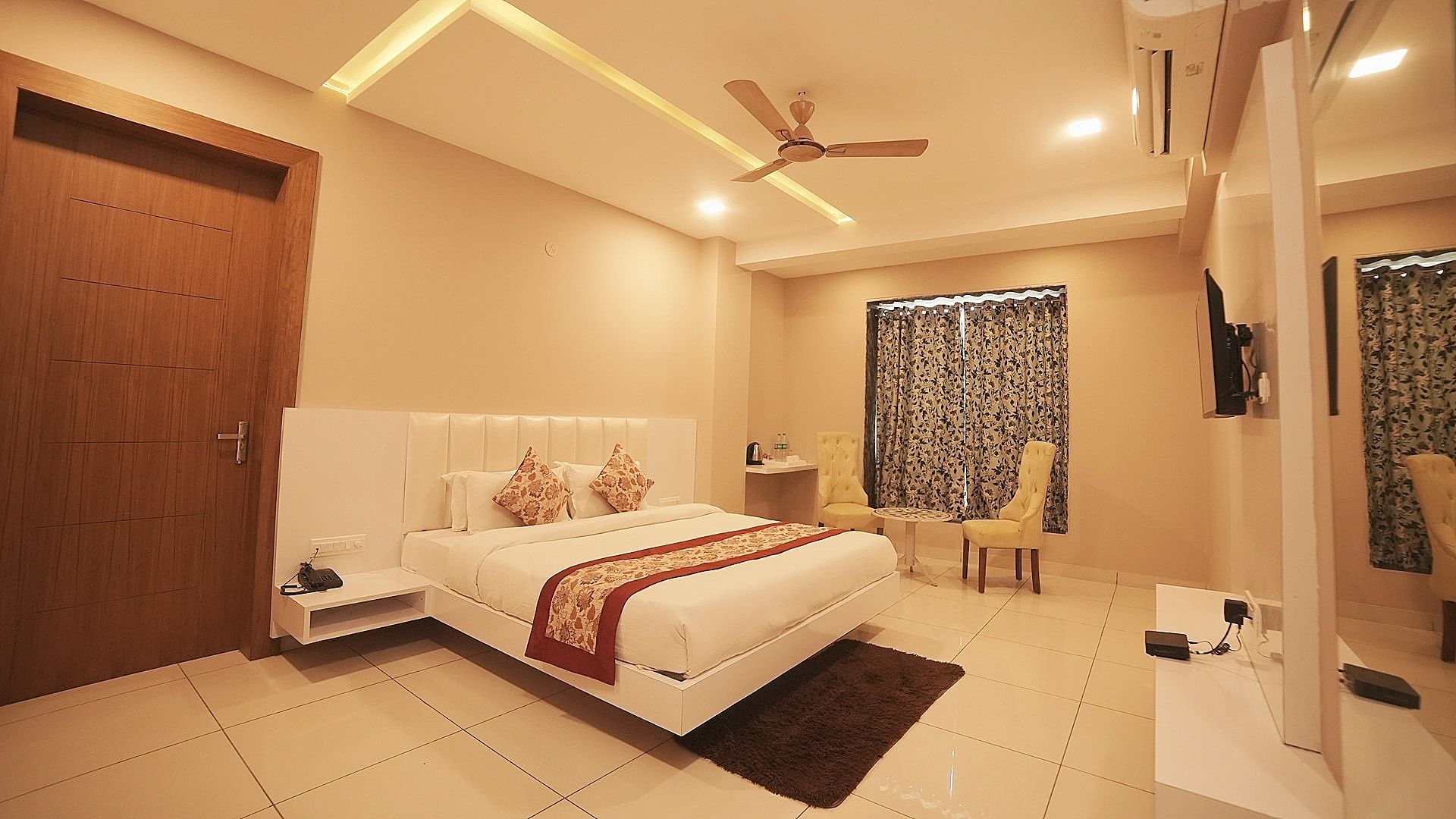 Suite Room with private Balcony