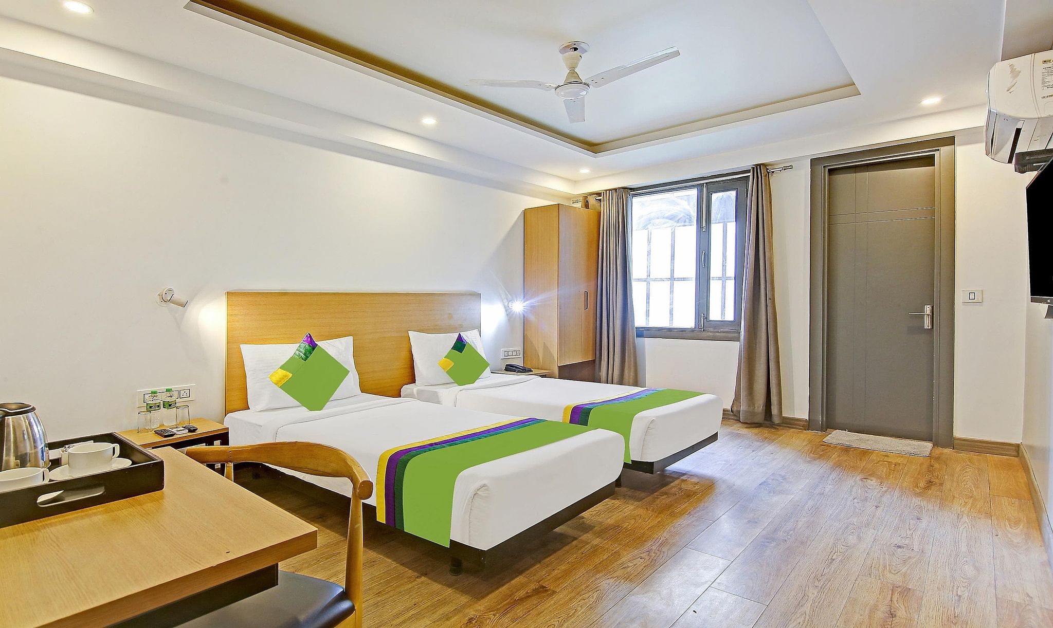 Treebo Ahinsa Residency Sohna Road Deluxe Double Room 8