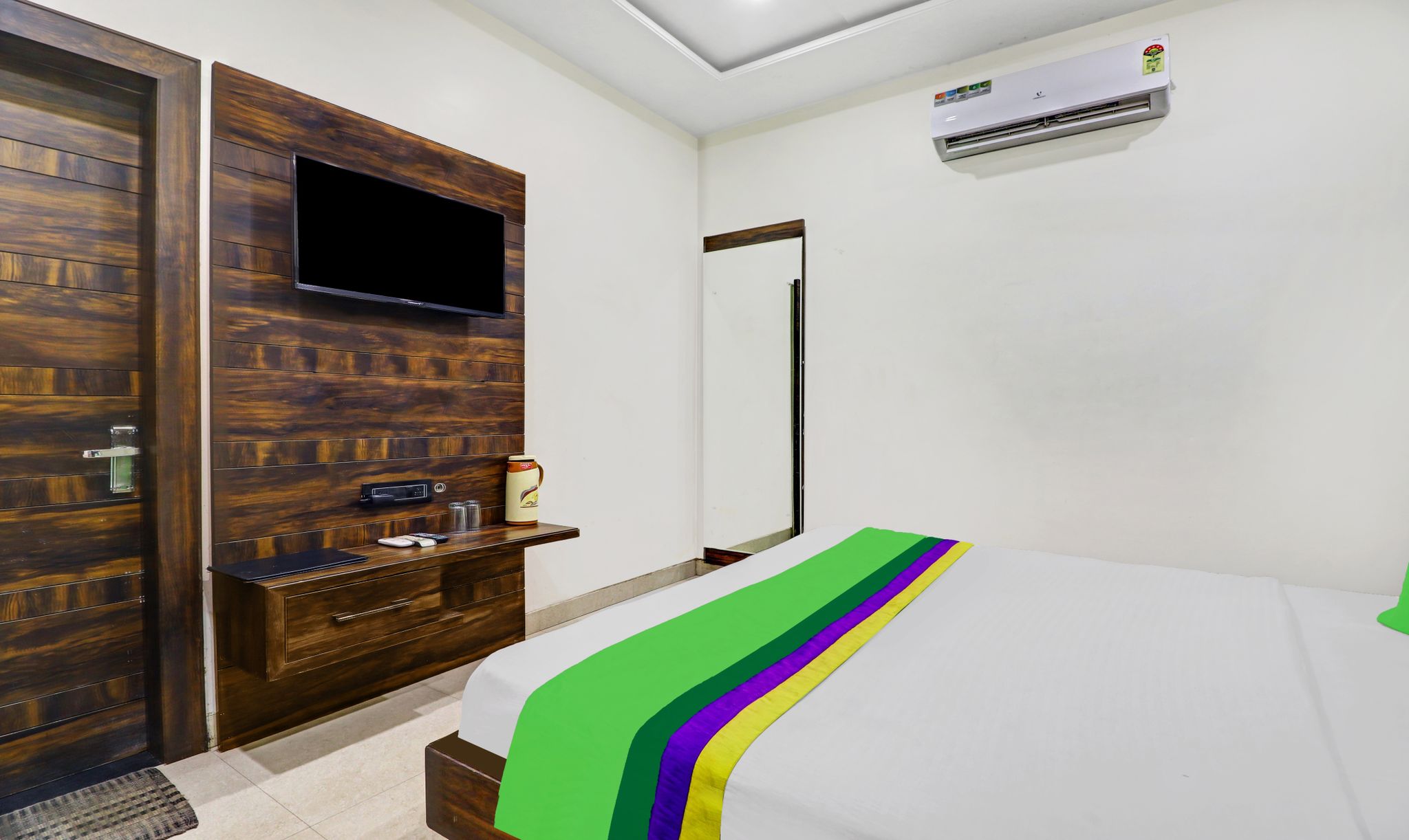 Itsy Hotels Anjali Mahal, 500 Mtrs From Mathura Railway Station Standard Room 4