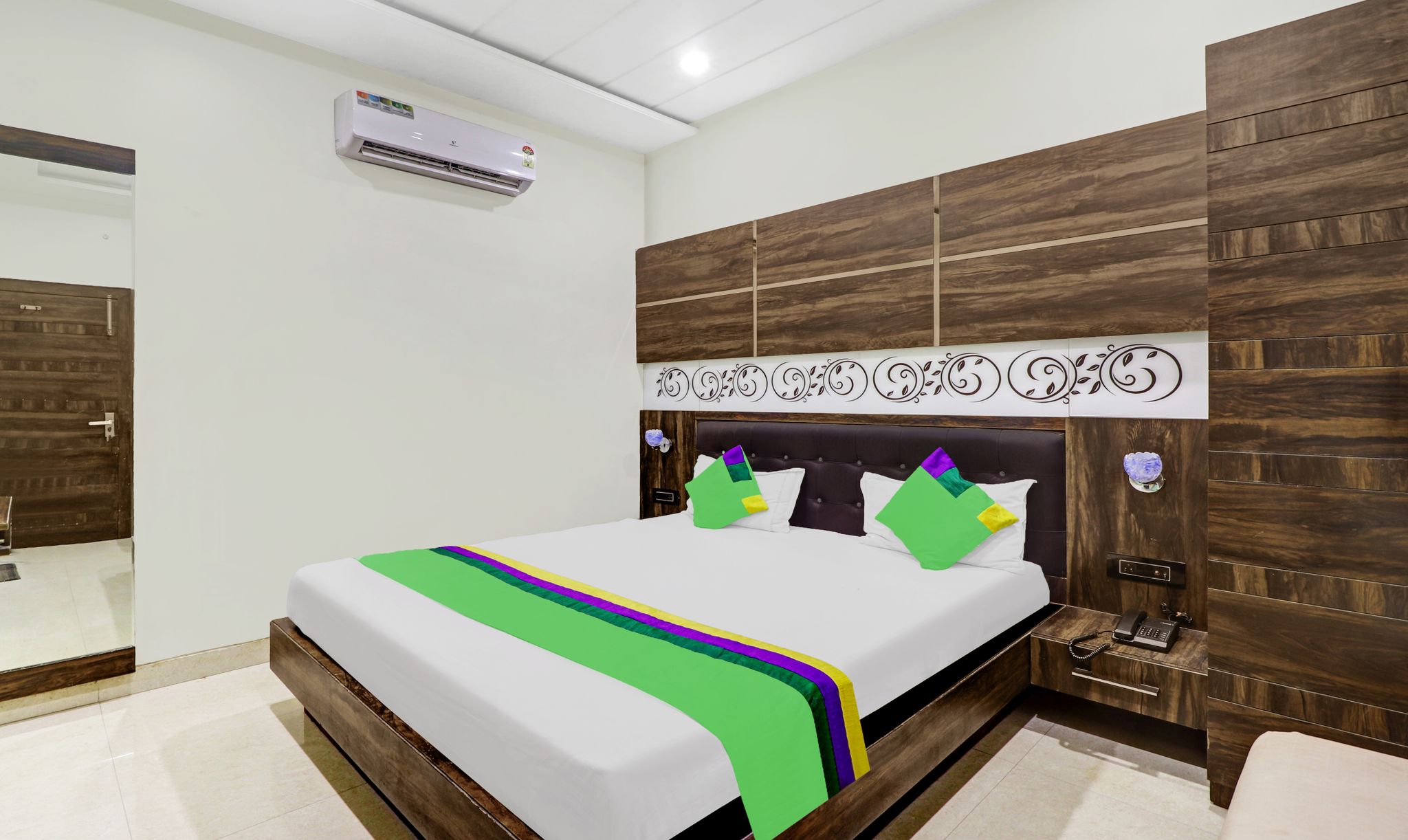 Itsy Hotels Anjali Mahal, 500 Mtrs From Mathura Railway Station Standard Room 2