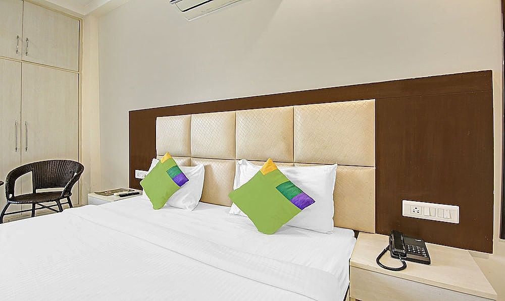 Treebo Apple Pie Deluxe Double Room 3