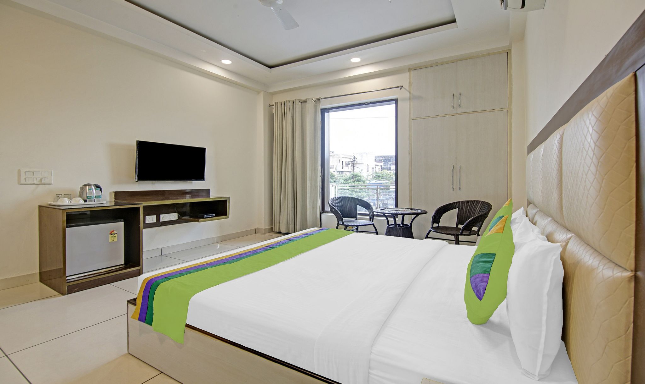 Treebo Apple Pie Deluxe Double Room 7