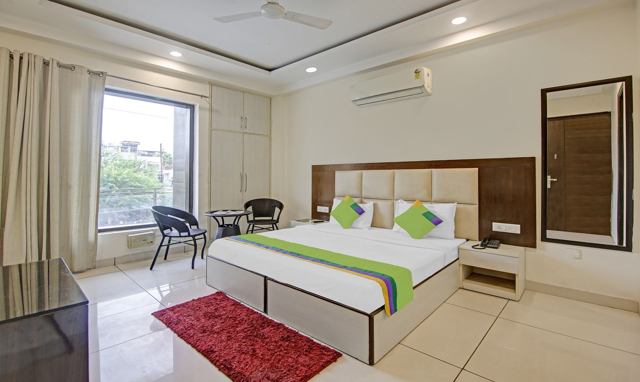 Treebo Apple Pie Deluxe Double Room 2
