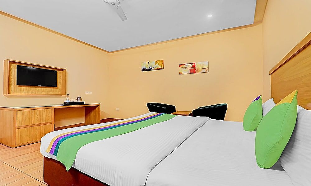 Treebo Edesia Deluxe Double Room 4