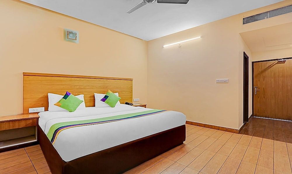 Treebo Edesia Deluxe Double Room 7