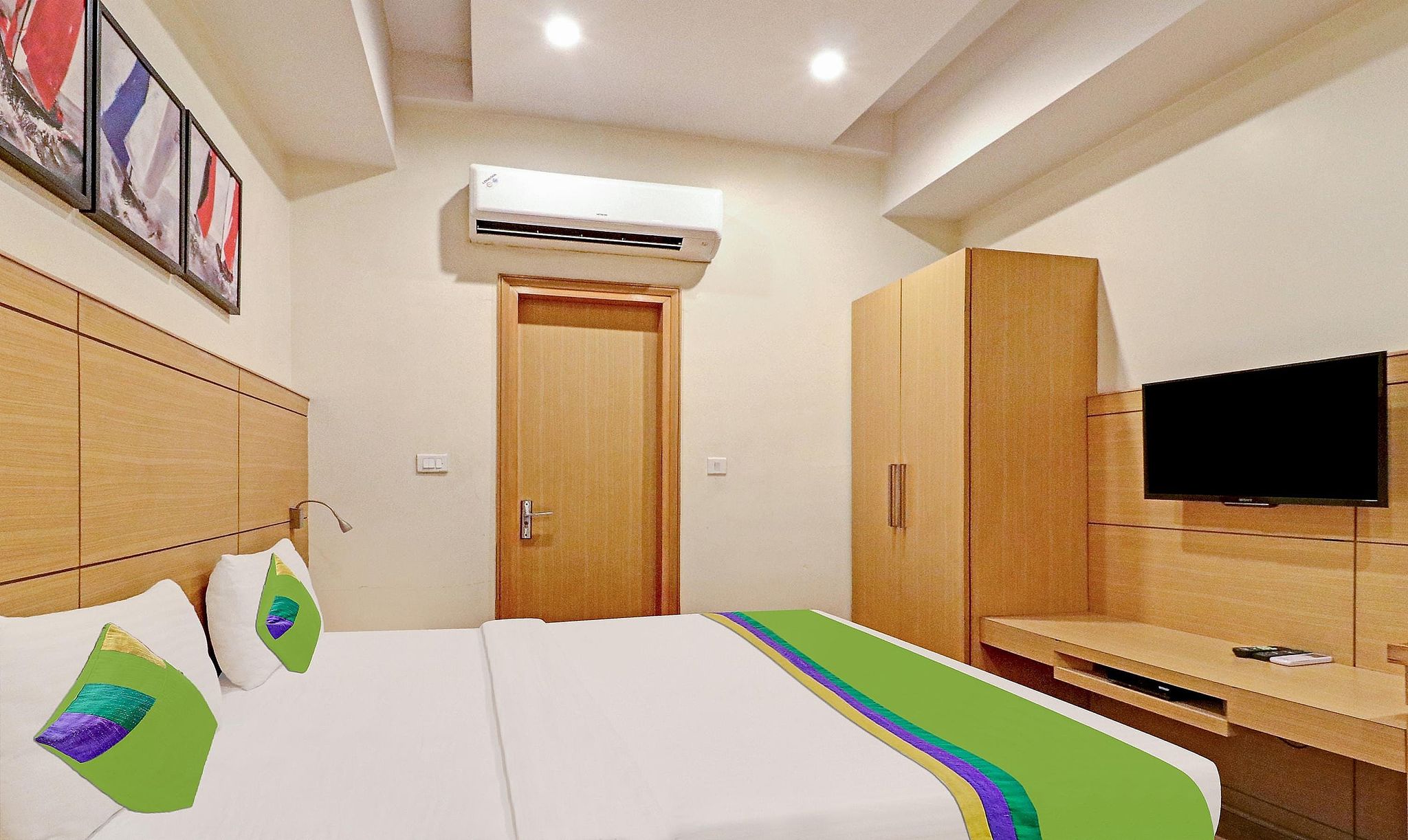 Treebo Galaxy Rooms Standard Double Room 4