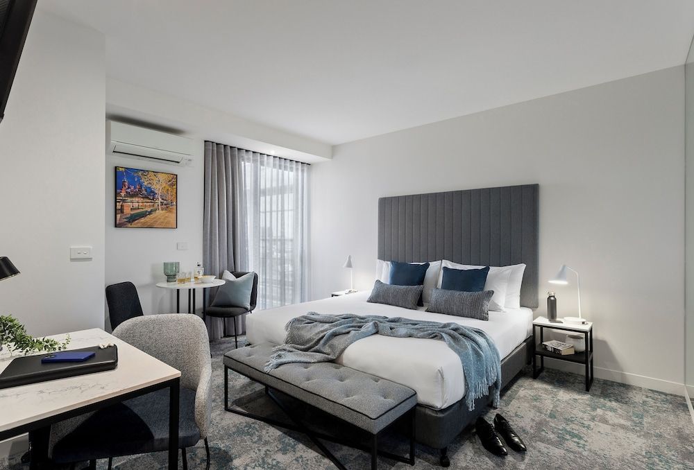 Punthill South Yarra Grand Studio Apartment 3