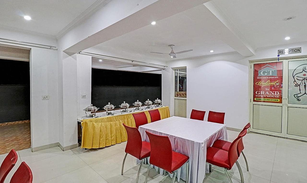 Food & Dining