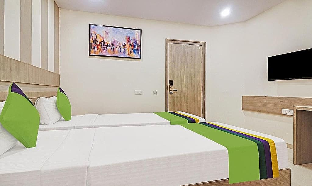 Treebo Arastu Grand Standard Double Room 4