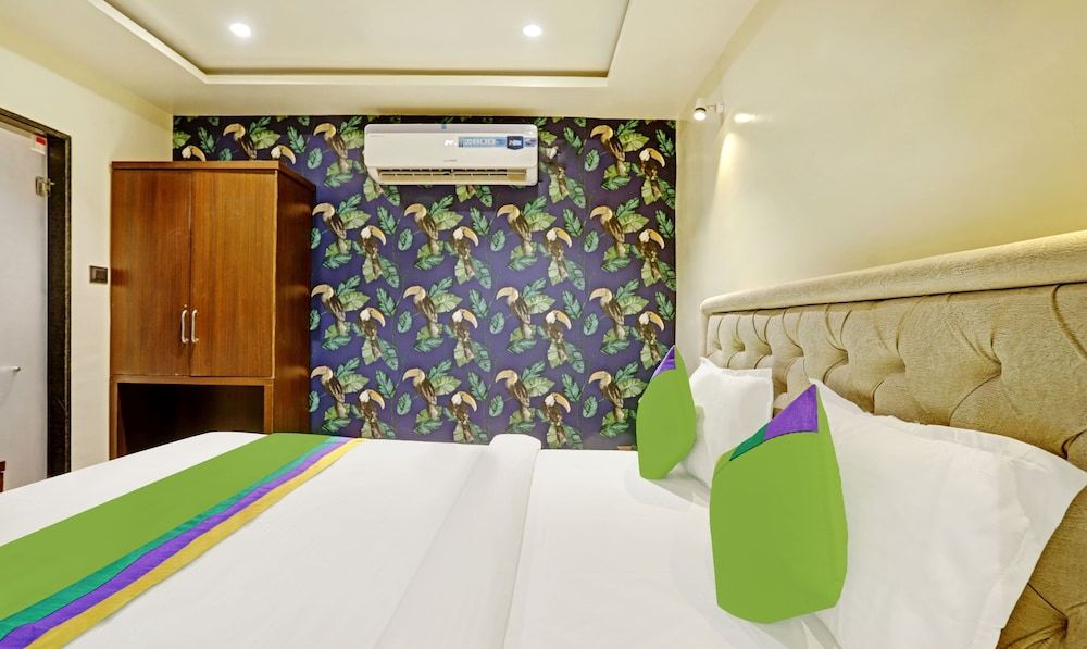 Treebo Risha Deluxe Double Room 11