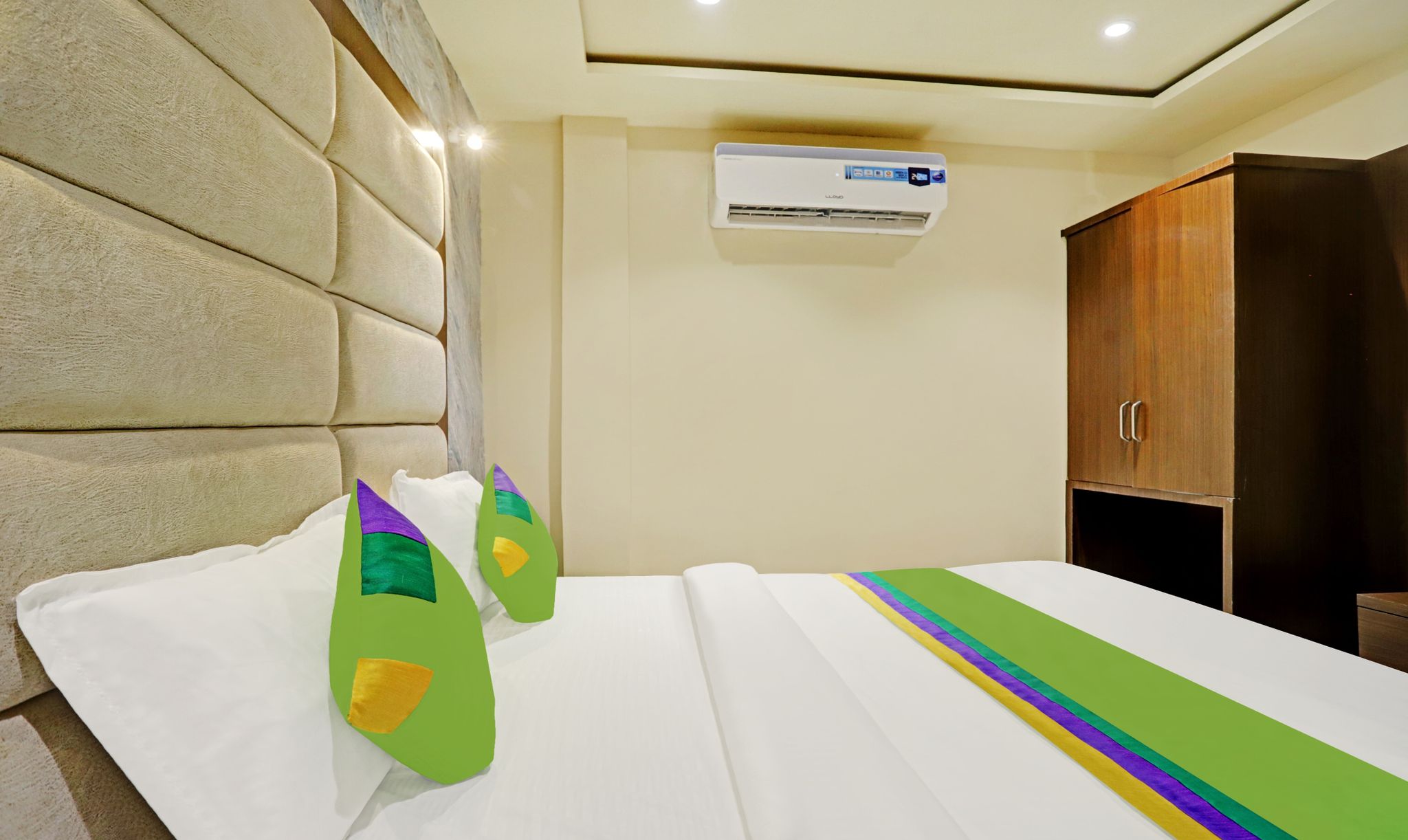 Treebo Risha Standard Double Room 5