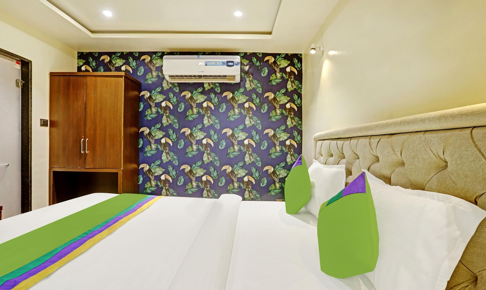 Treebo Risha Deluxe Double Room 3
