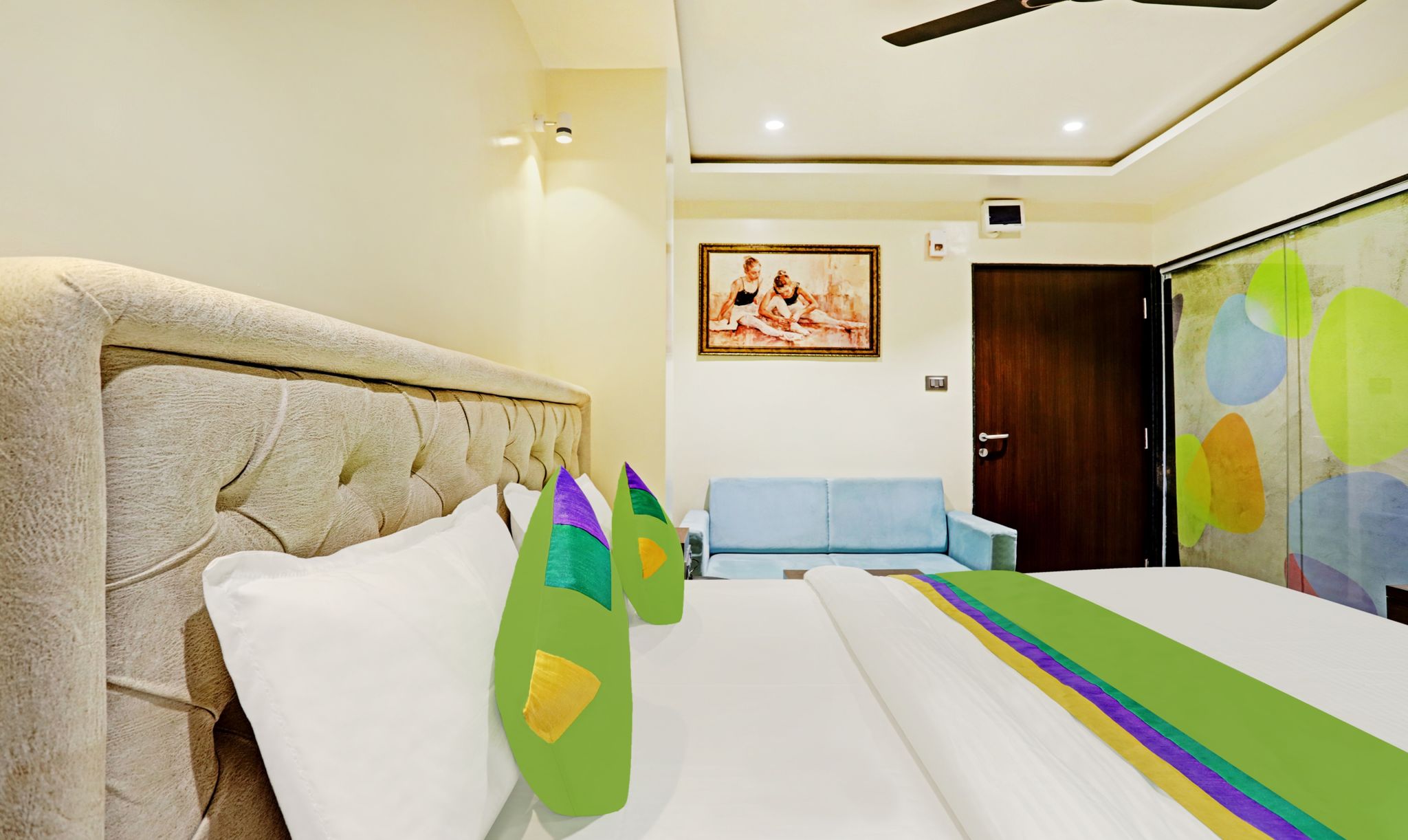 Treebo Risha Deluxe Double Room 4