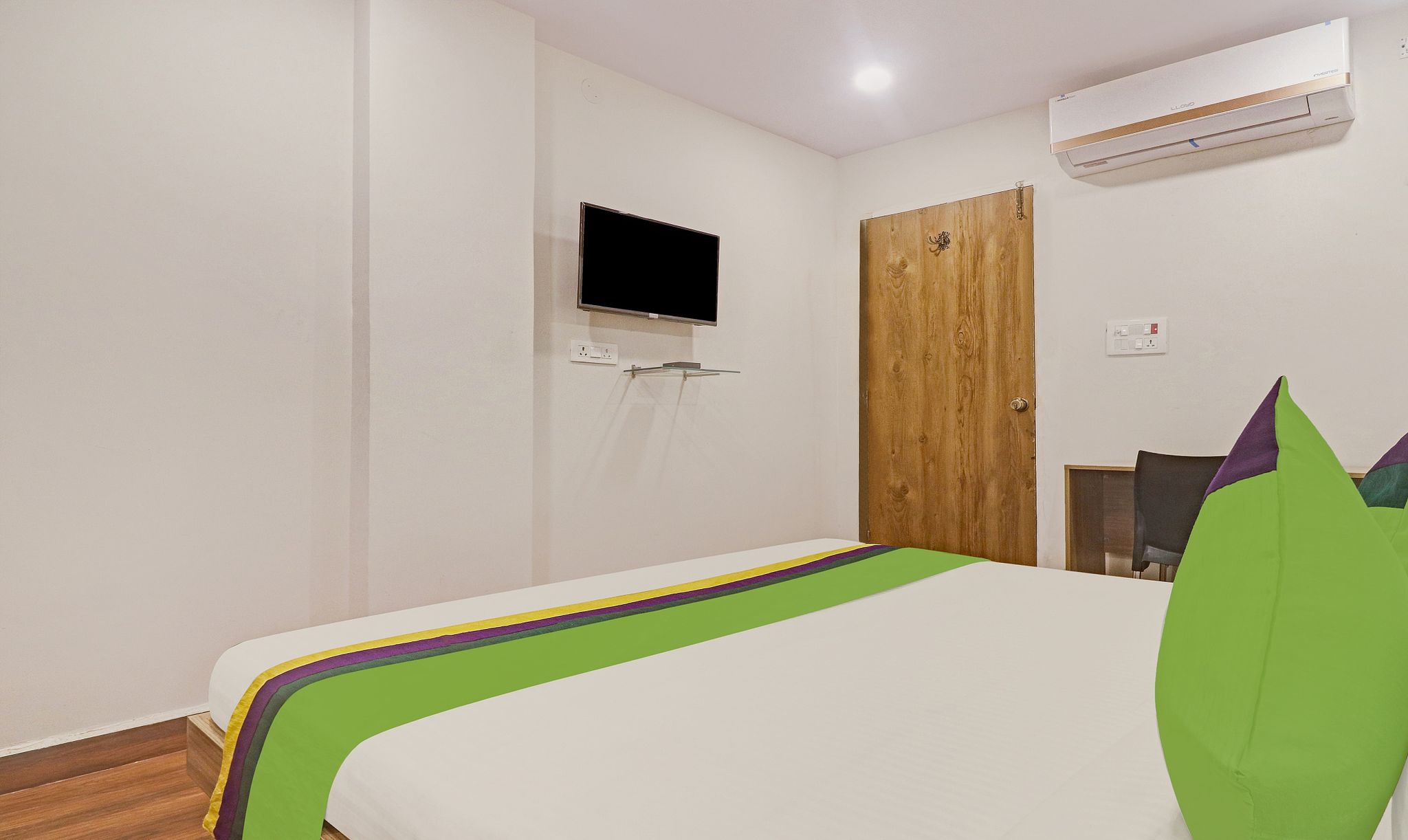 Treebo Seventh Heaven Kukatpally Standard Double Room 8