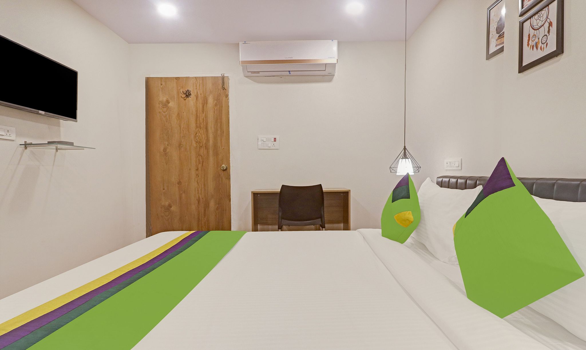 Treebo Seventh Heaven Kukatpally Standard Double Room 4
