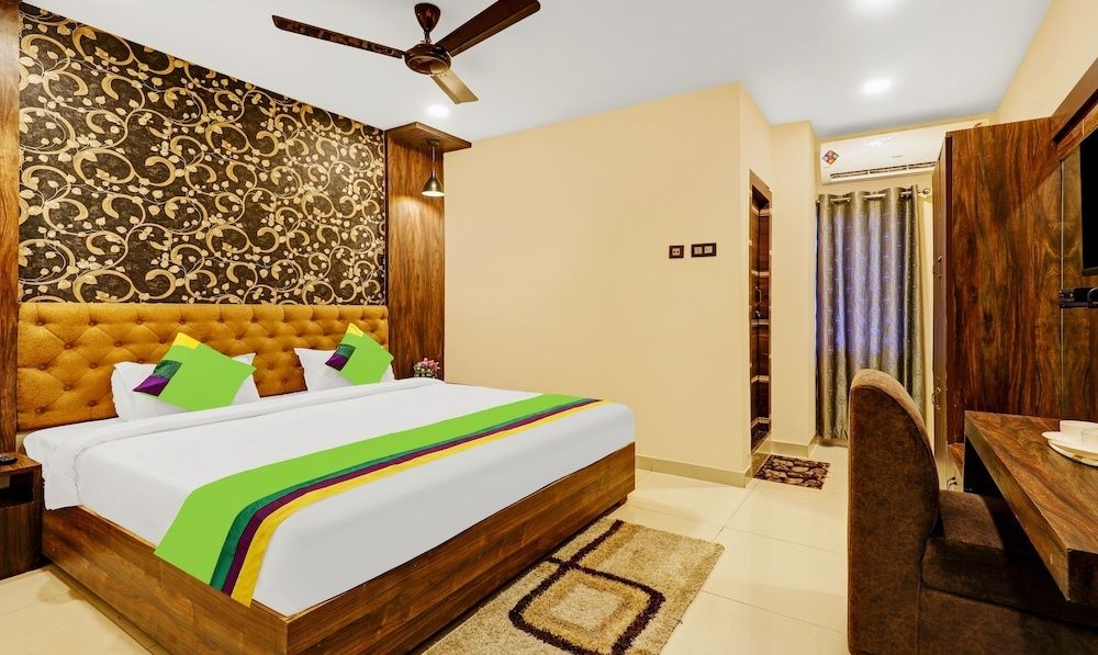 Treebo Spring Brook Deluxe Double Room