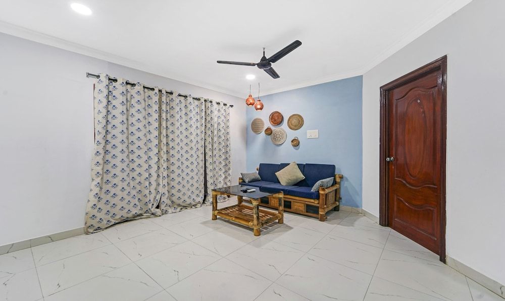 Treebo Signature Grande Deluxe Double Room 5