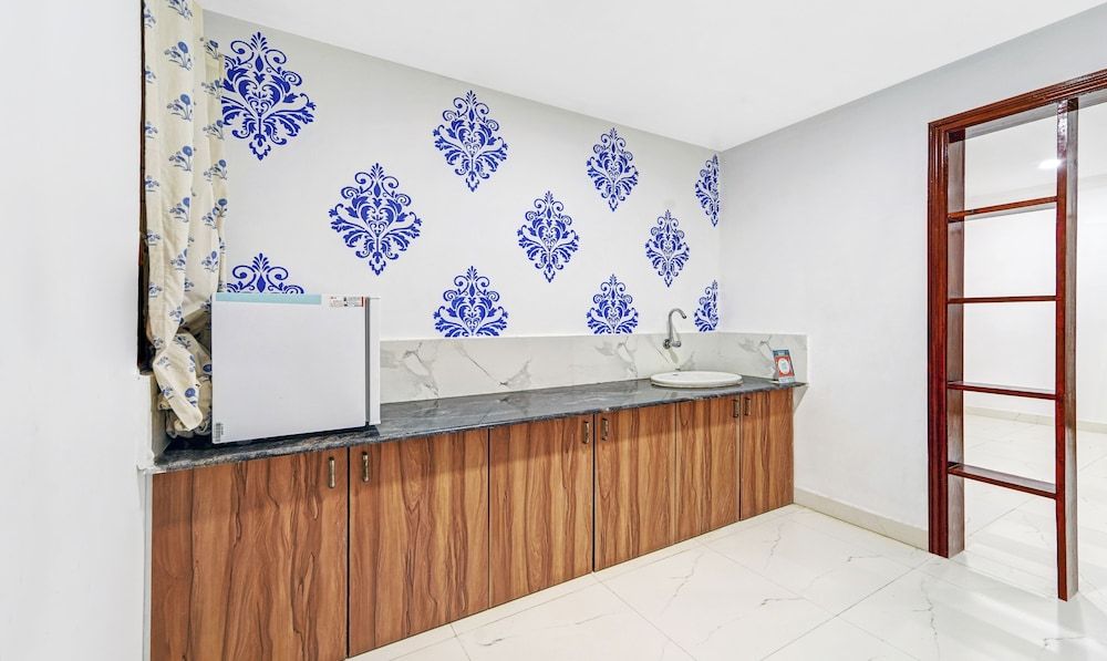 Treebo Signature Grande Deluxe Double Room 7