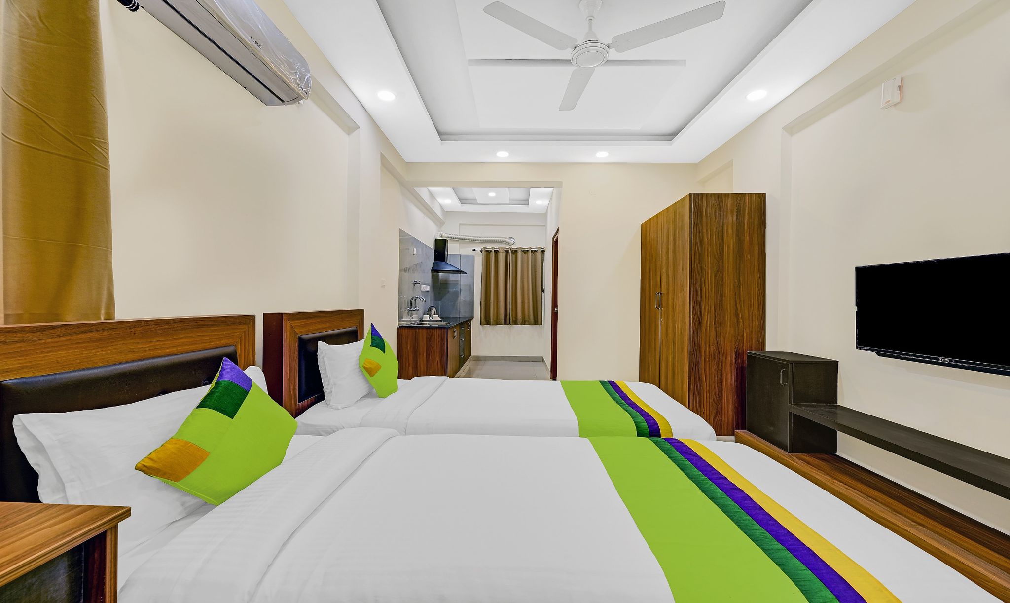 Treebo Worldtree Manyata Thanisandra Deluxe Double Room 6