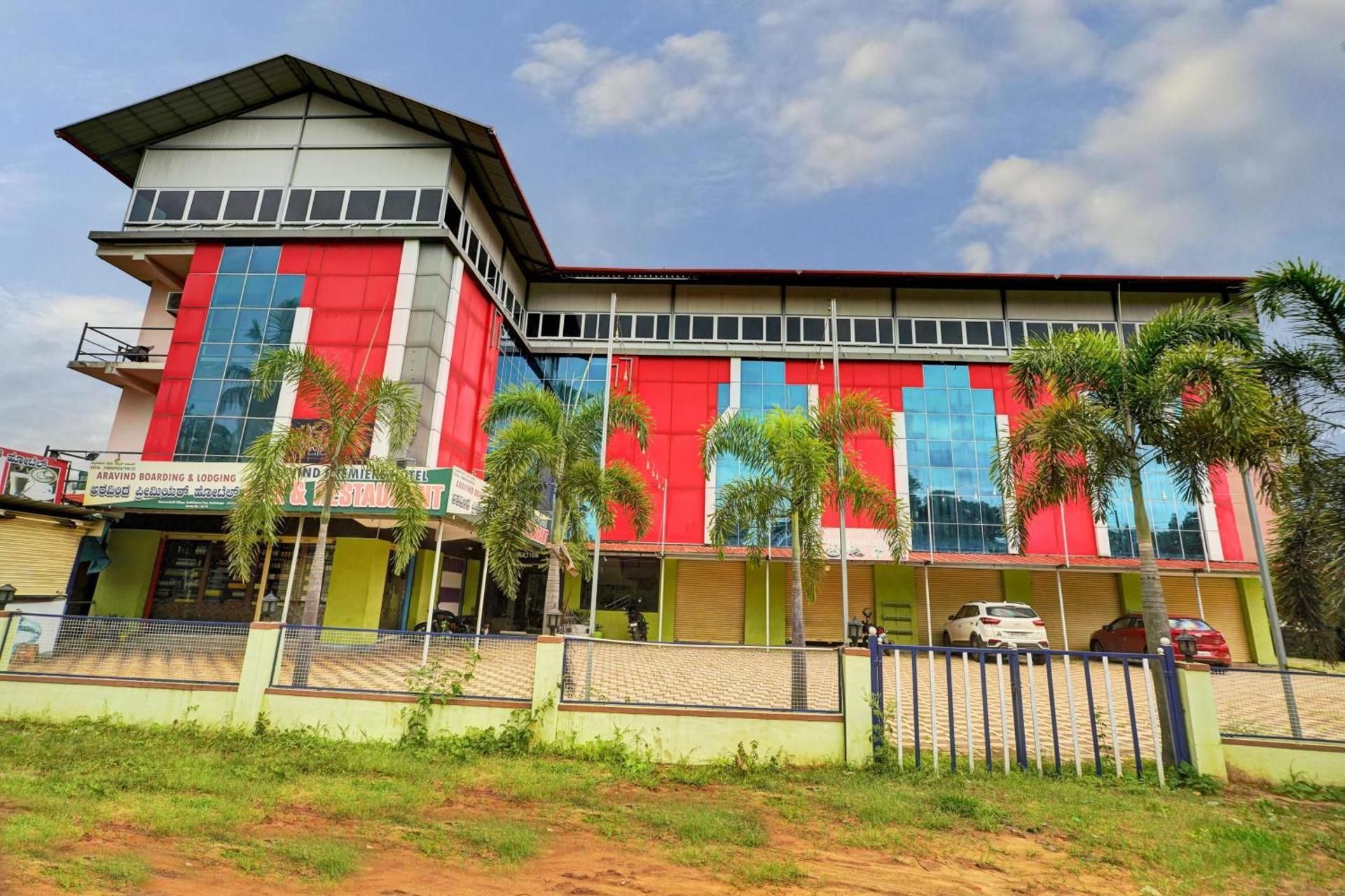 undefined Itsy By Treebo - Aravind Premiere 8