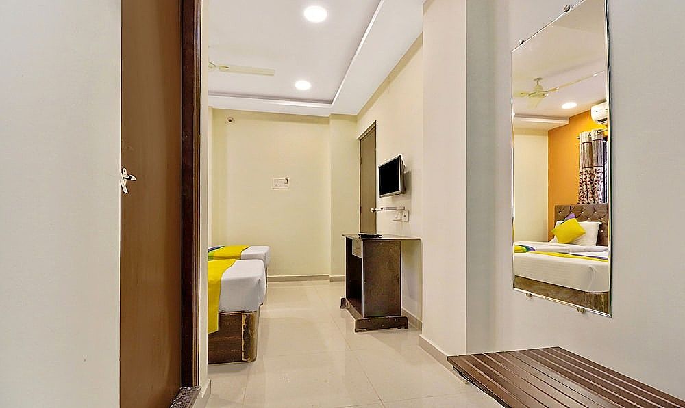 Itsy Hotels Carnival Inn Standard Double Room 19