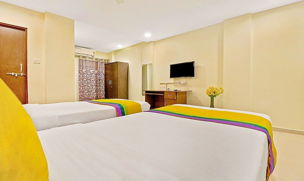 Itsy Hotels Carnival Inn Standard Double Room 30