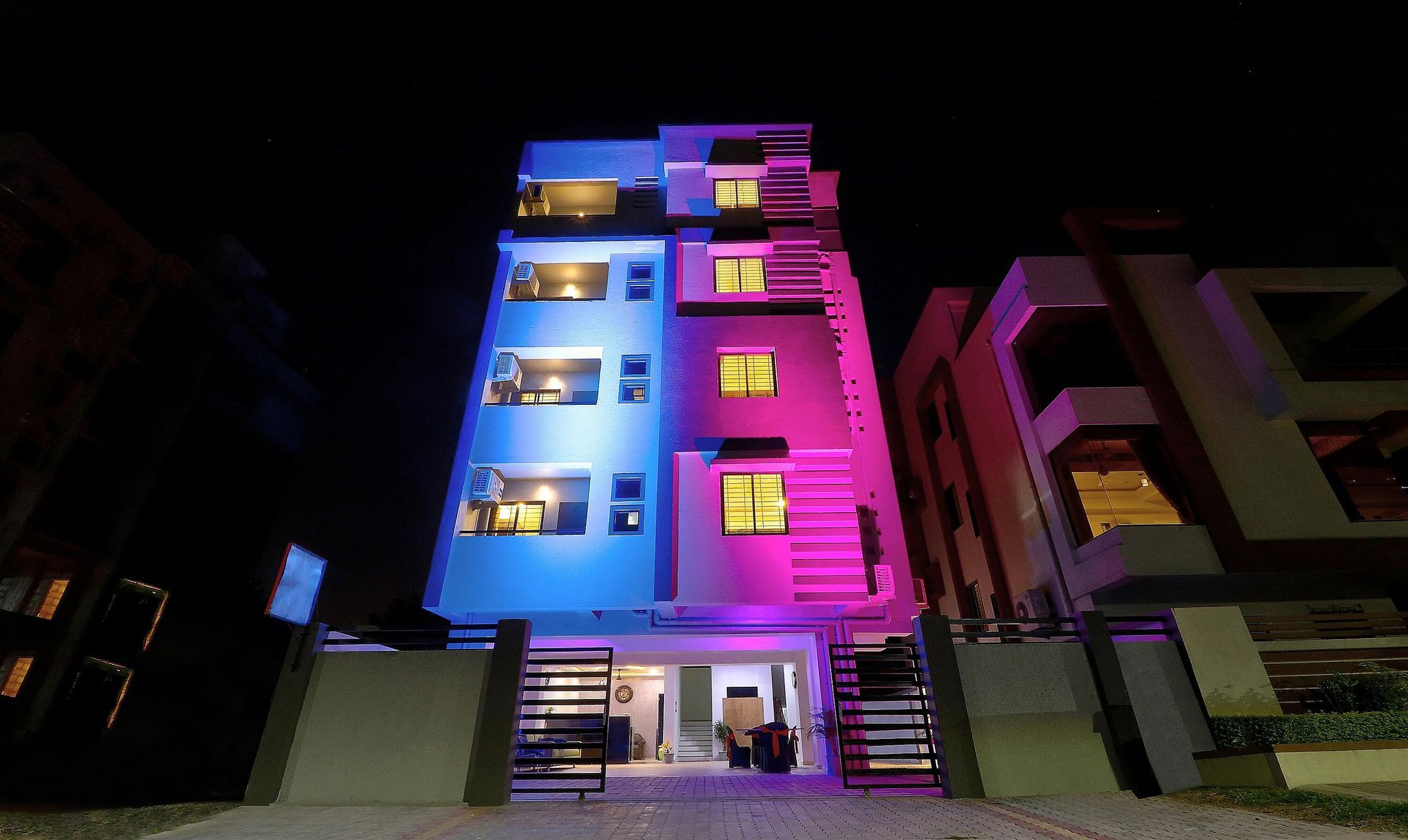 undefined Itsy Hotels Carnival Inn