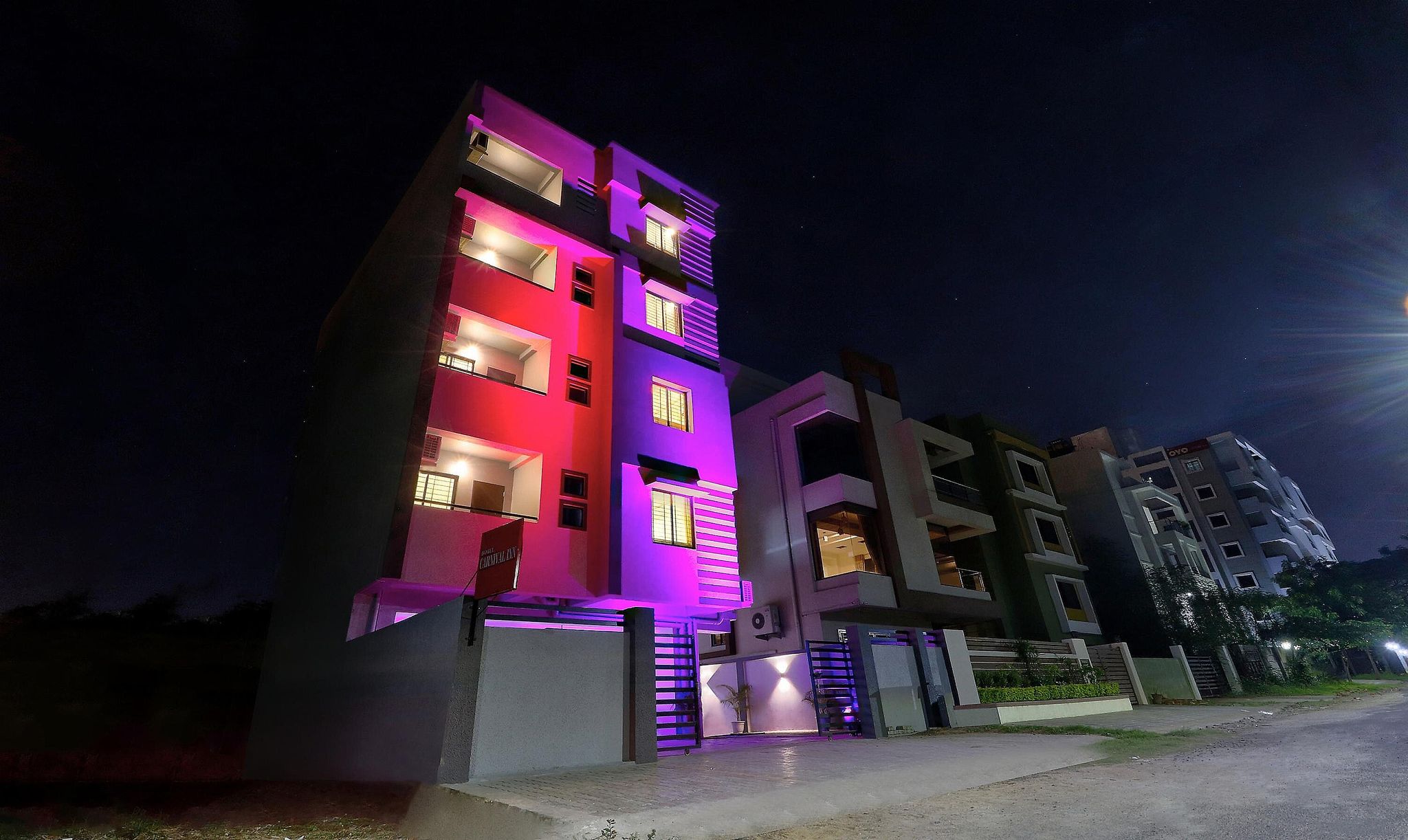 undefined Itsy Hotels Carnival Inn 6