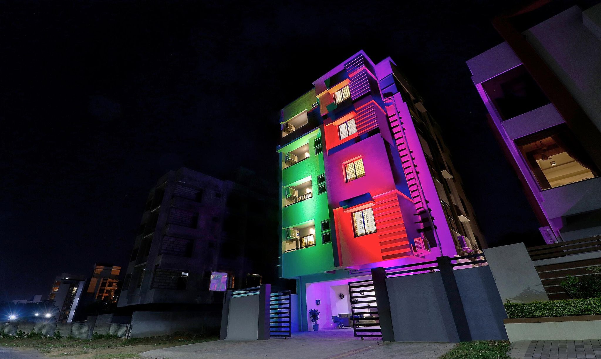 undefined Itsy Hotels Carnival Inn 8