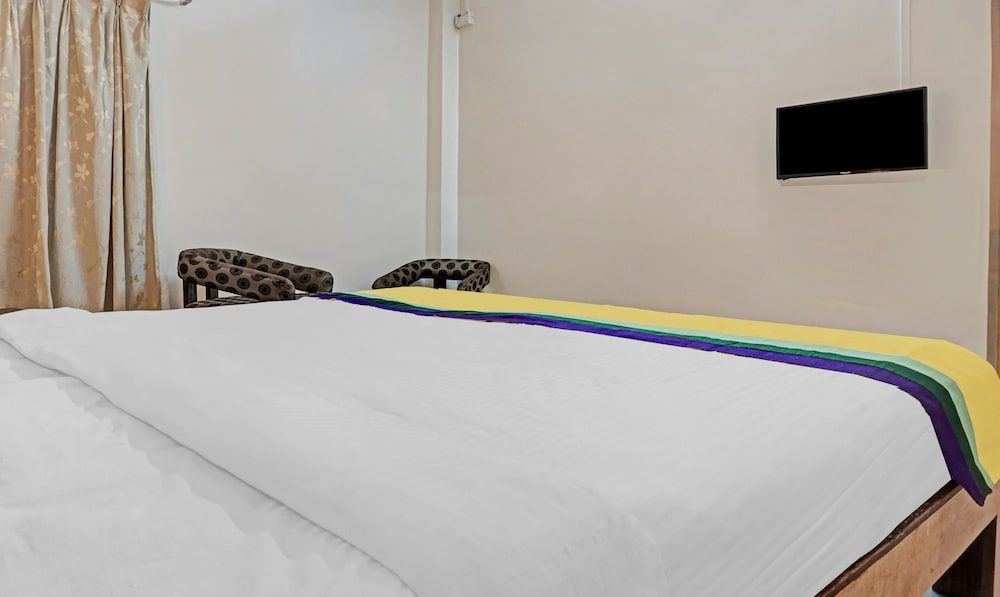 Itsy Hotels Ranjeet Standard Double Room 2