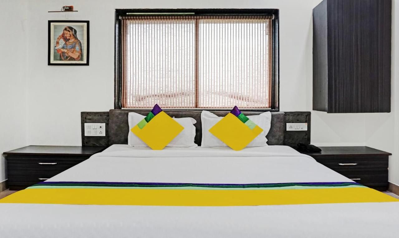 Treebo Trip Hotel Winter Berry
