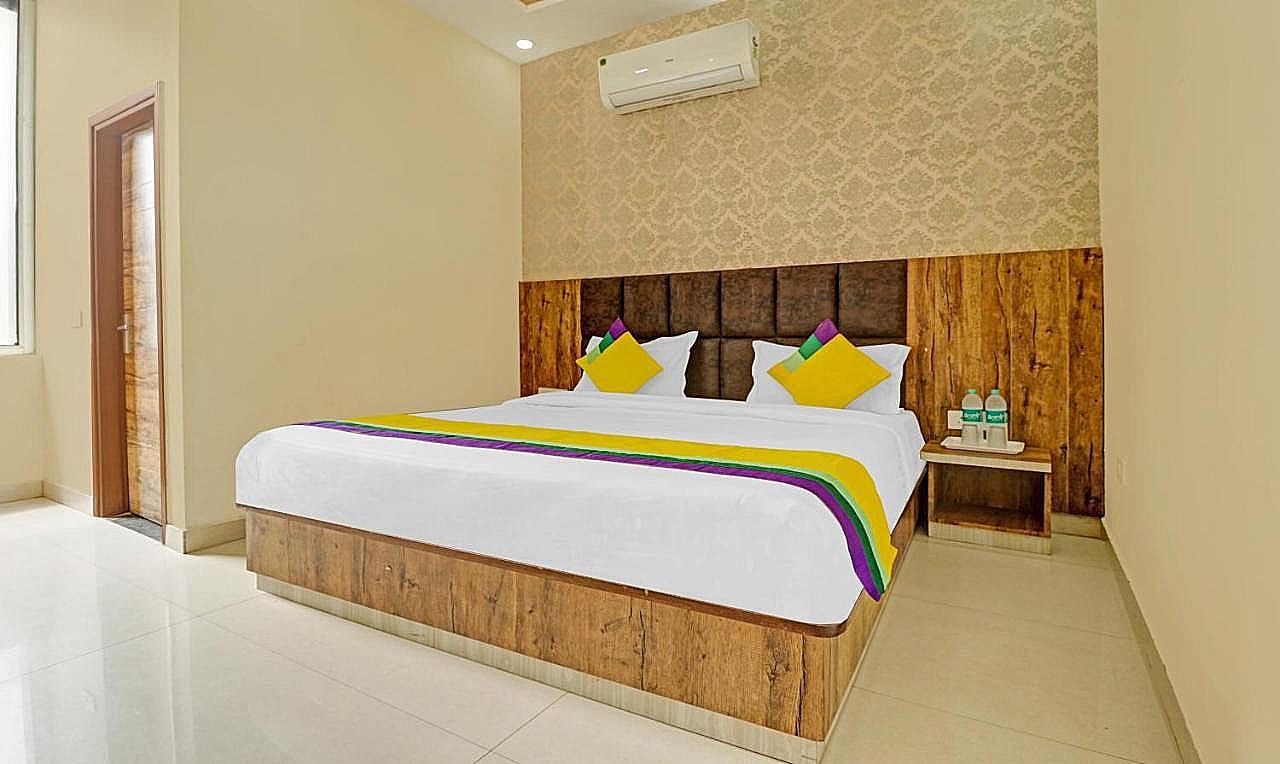 Treebo Trip RD Maple 3