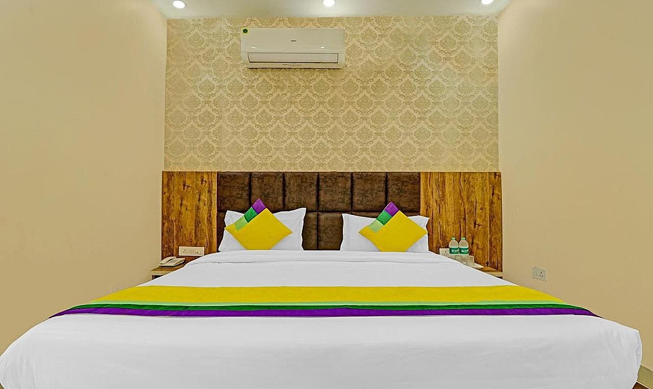 Treebo Trip RD Maple 4