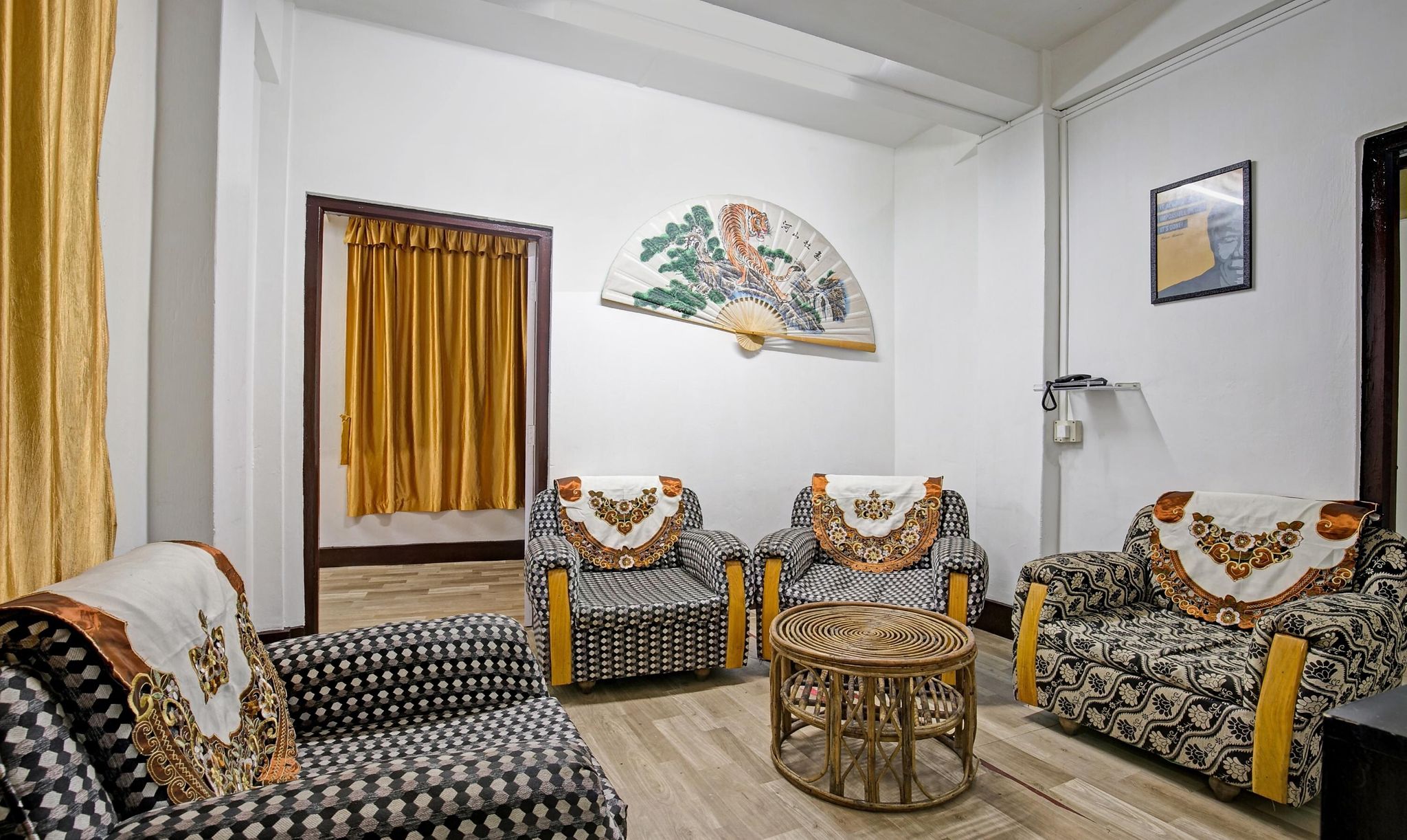 Treebo Trip Shelter Inn Mahogany 14