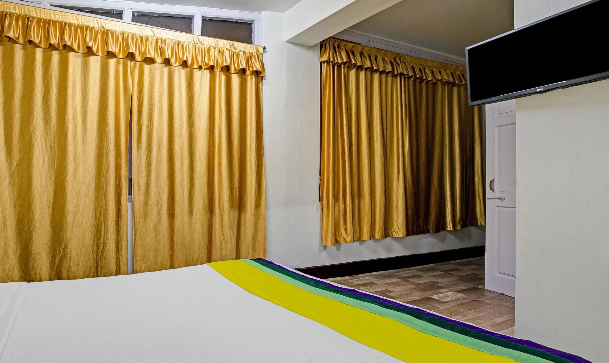 Treebo Trip Shelter Inn Mahogany 9