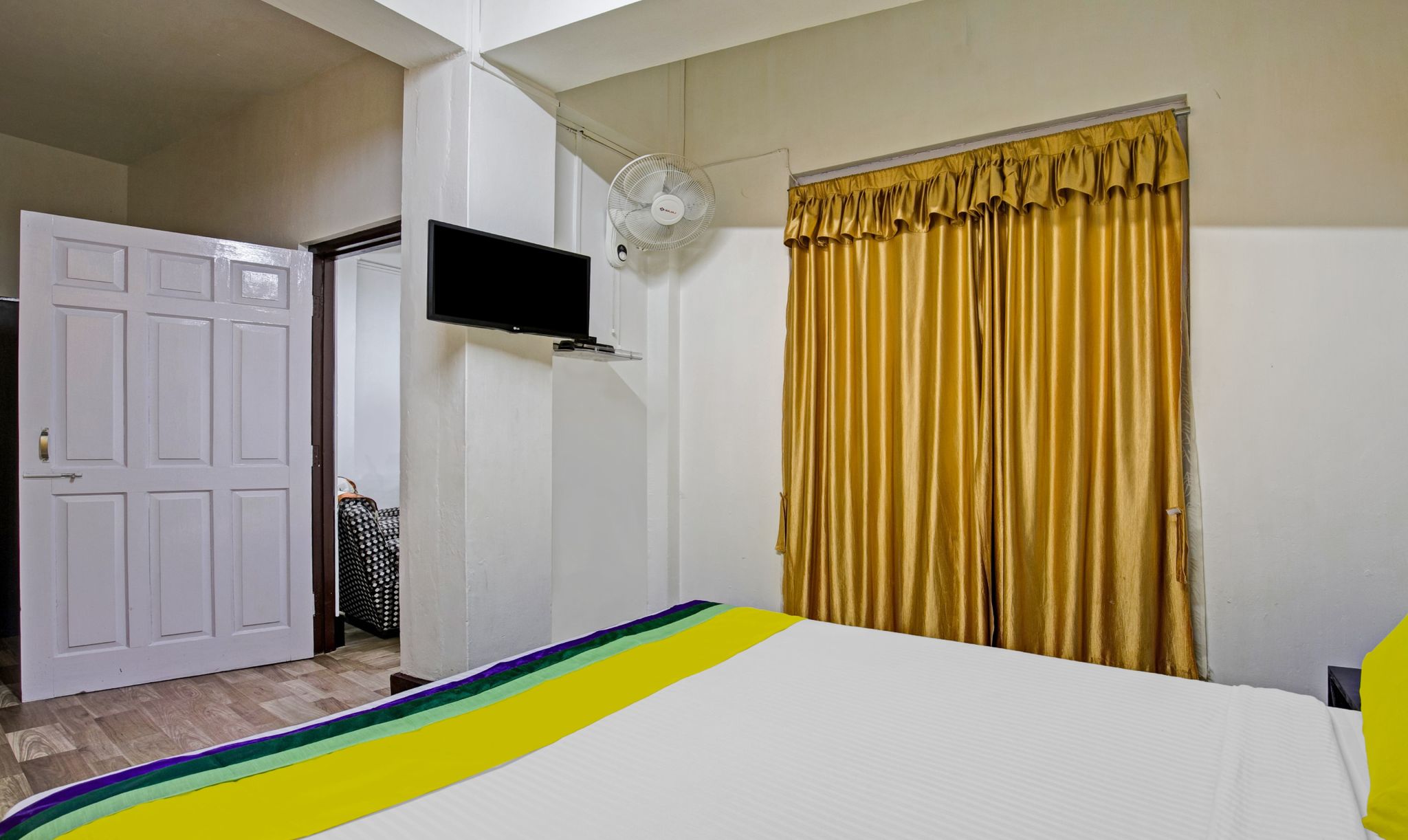 Treebo Trip Shelter Inn Mahogany 3