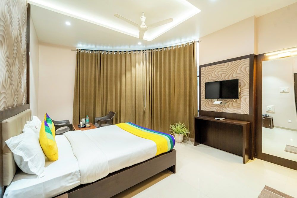 Itsy Hotels Sitara Standard Double Room 7