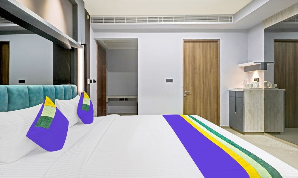 Treebo Premium La Orchid, Big Temple Standard Double Room 2