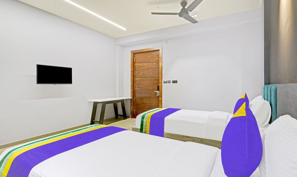 Treebo Premium La Orchid, Big Temple Standard Double Room 3