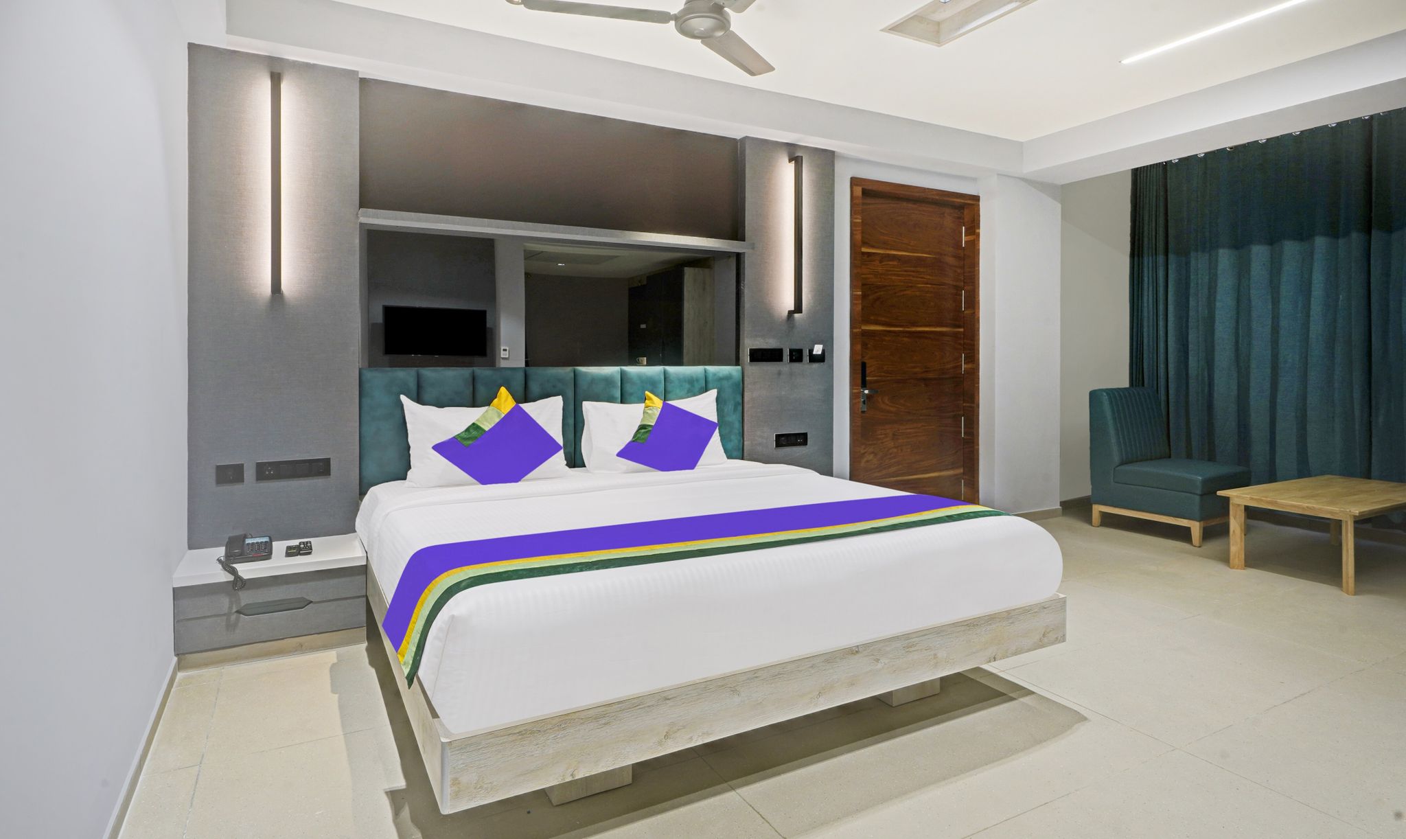 Treebo Premium La Orchid Deluxe Double Room 3